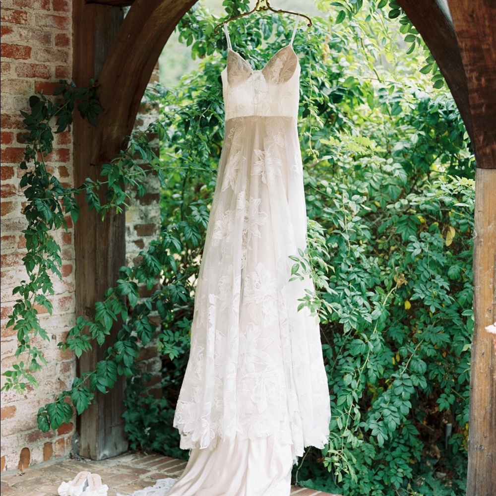 Madi Lane Wedding Dress Avery